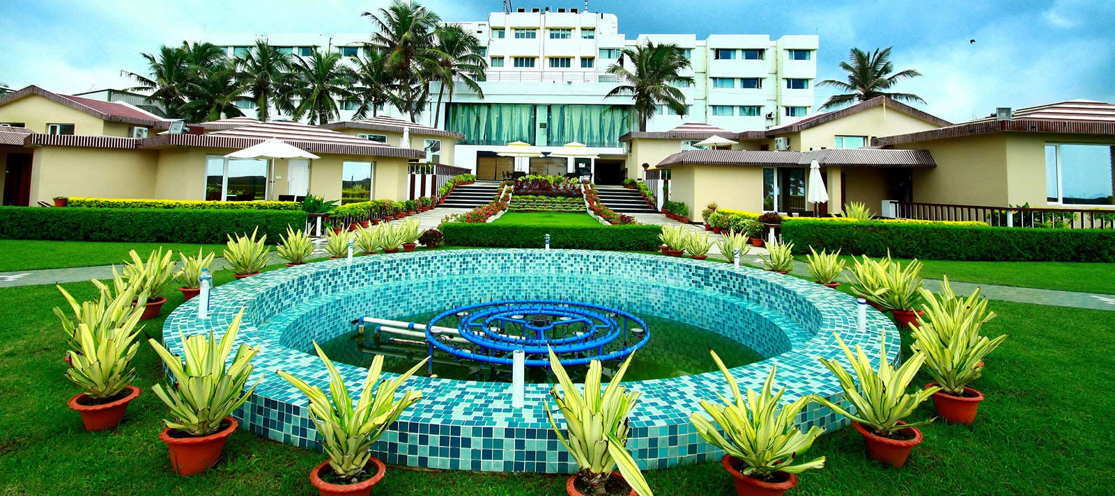 Puri Holiday Resort Garden